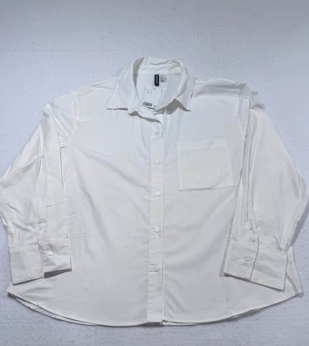 H&M Divided Women’s White Button-Down Shirt Large NWT